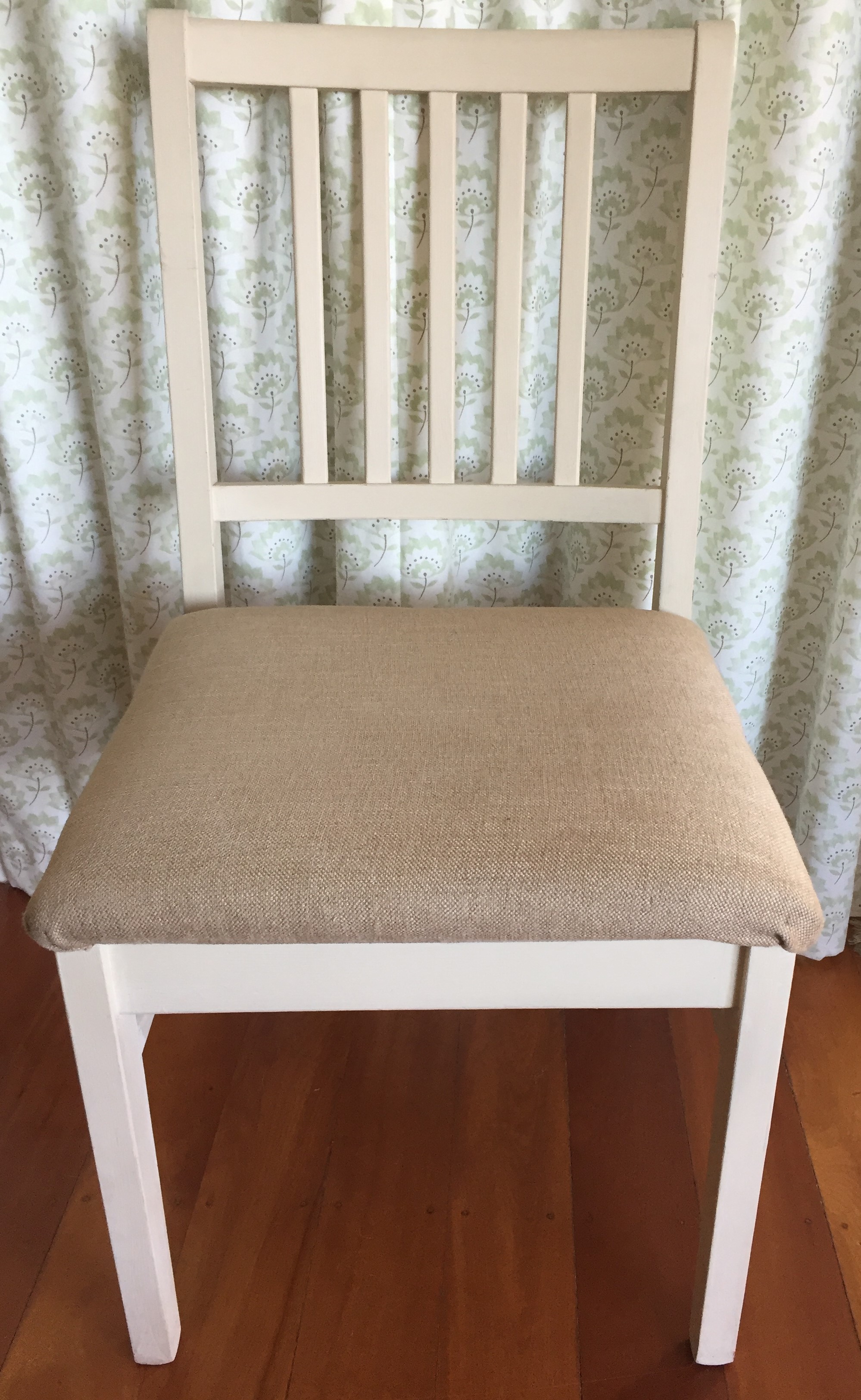 Dining chairs makeover – paint and recover…